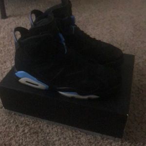 Air Jordan Retro 6 UNC